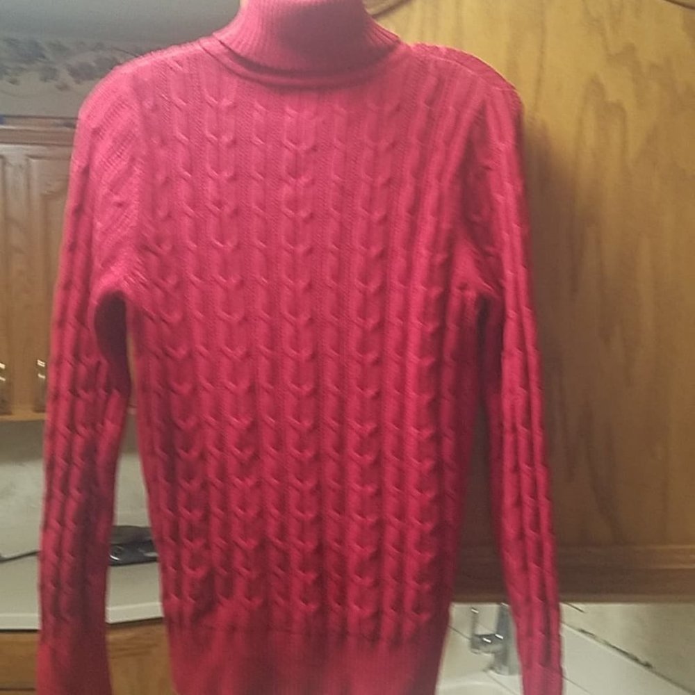 ST JOHNS BAY WOMENS SWEATER SIZE  M